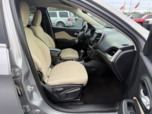 2016 Jeep Cherokee - $5,888