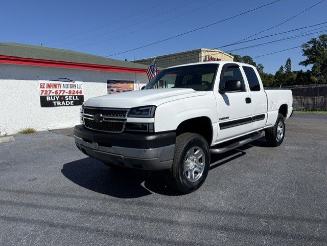 2005 Chevrolet Silverado - $9,888