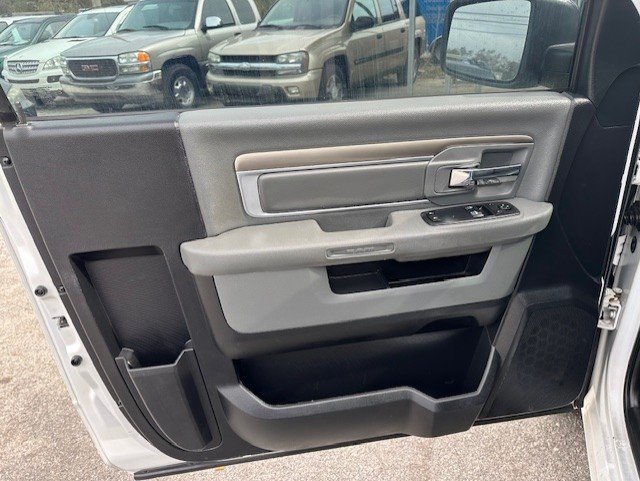 2016 RAM 1500 Tradesman photo
