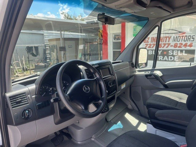 2017 Mercedes-Benz Sprinter 2500 High Roof photo