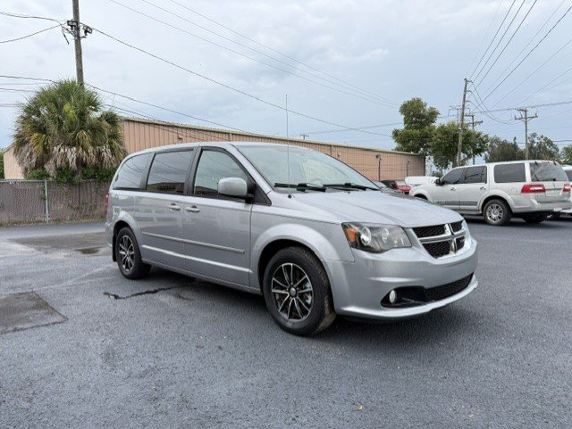 2015 Dodge Grand Caravan - $9,888