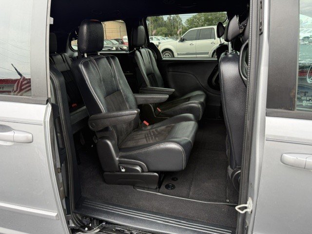 2015 Dodge Grand Caravan - $9,888