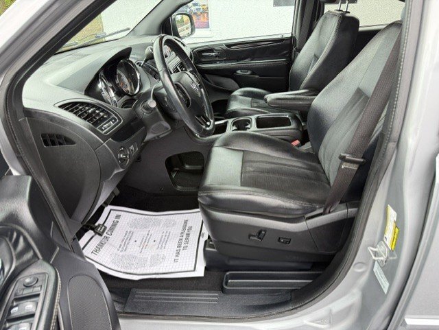 2015 Dodge Grand Caravan - $9,888