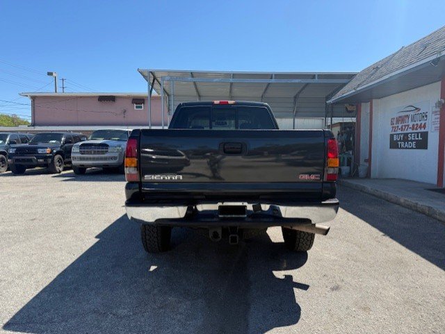 2005 GMC Sierra 2500HD - $7,888