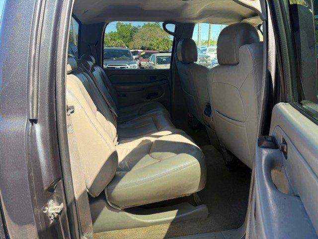 2005 GMC Sierra 2500HD - $7,888