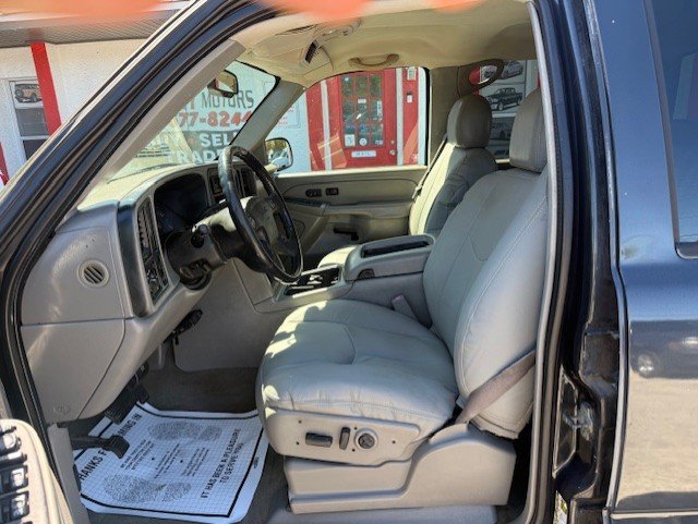 2005 GMC Sierra 2500HD - $7,888