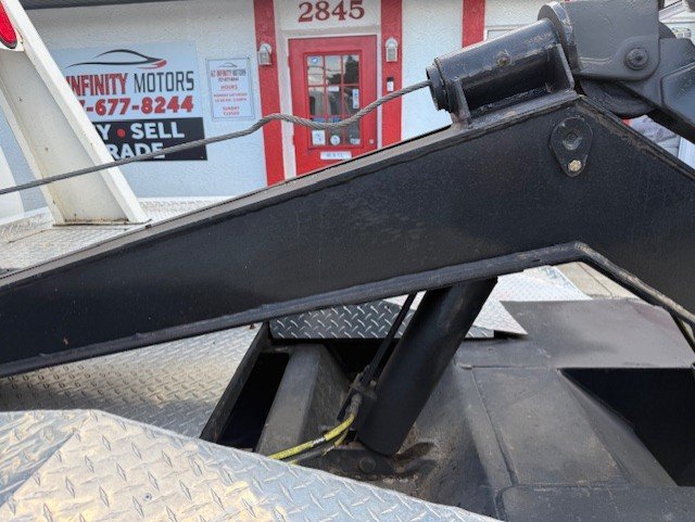 2008 Ford F-550 - $33,888