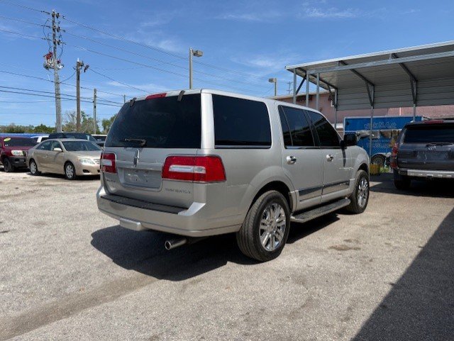 2007 Lincoln Navigator - $5,888