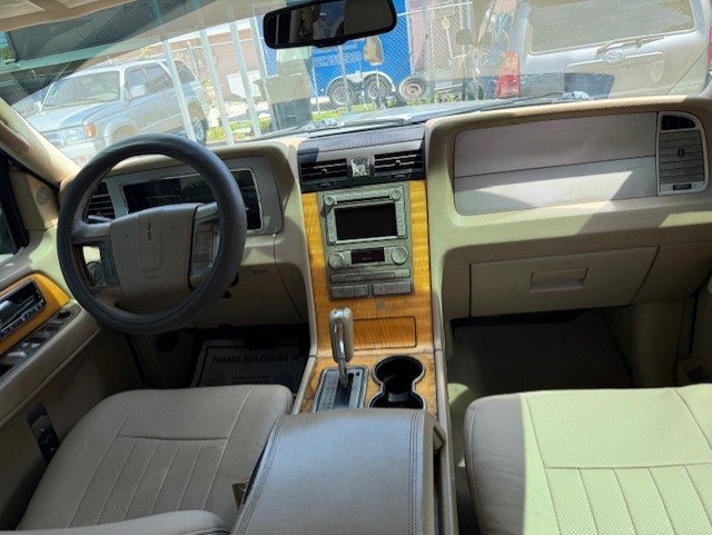 2007 Lincoln Navigator - $5,888
