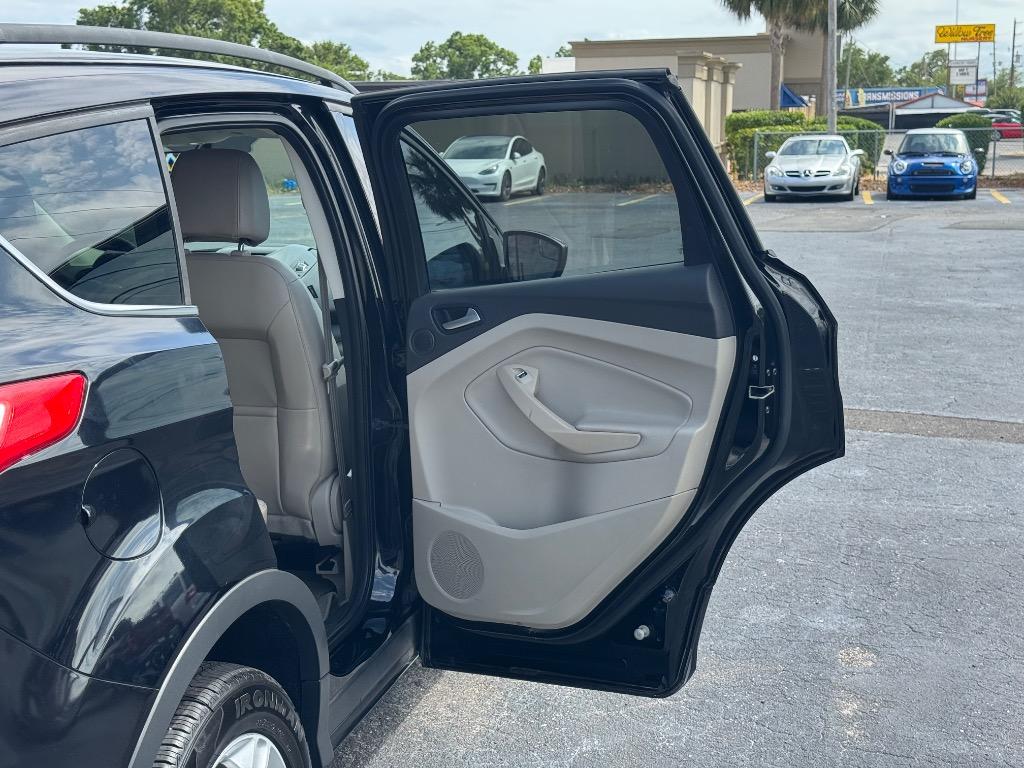 2016 Ford Escape SE photo