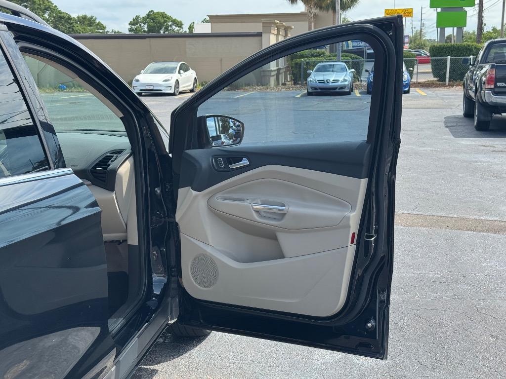 2016 Ford Escape SE photo