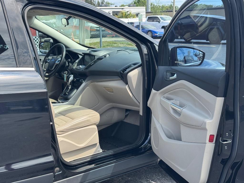 2016 Ford Escape SE photo