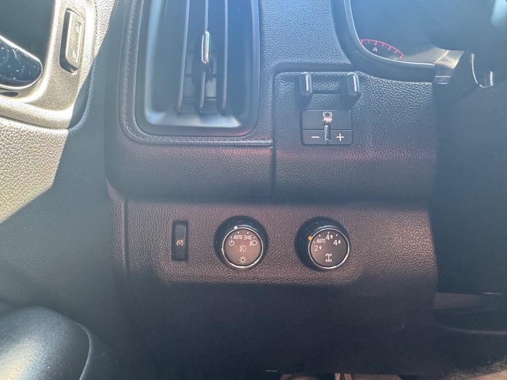 2016 GMC Canyon SLE photo