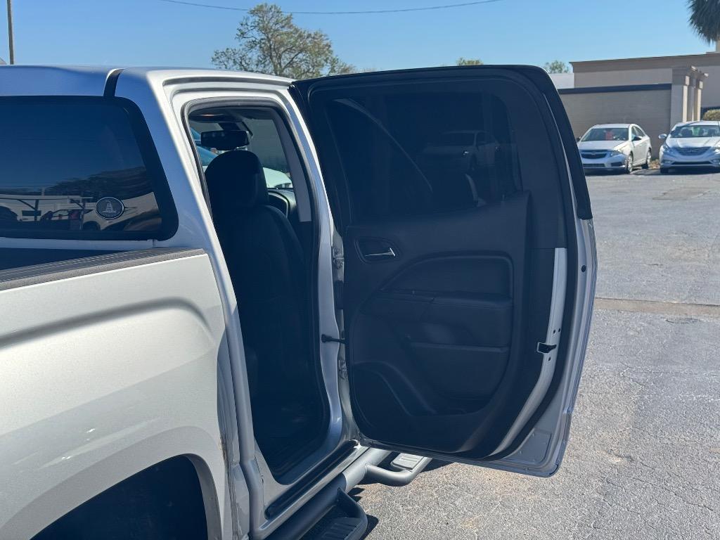 2016 GMC Canyon SLE photo