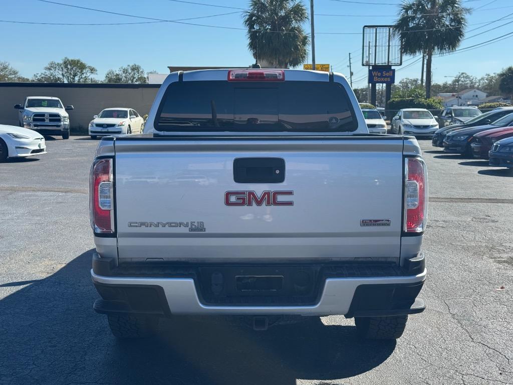 2016 GMC Canyon SLE photo