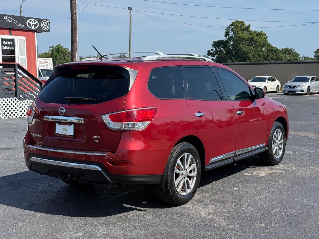 2016 Nissan Pathfinder SL photo