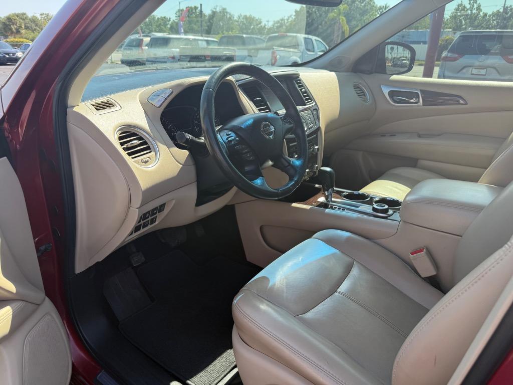 2016 Nissan Pathfinder SL photo