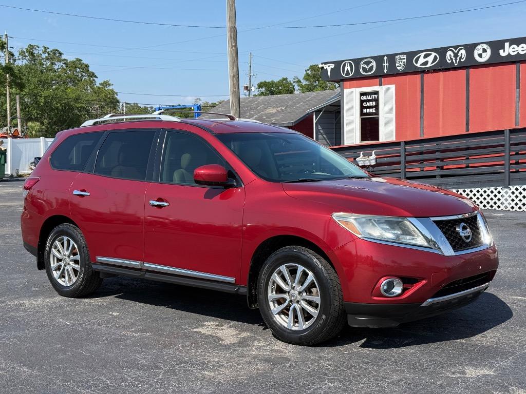 2016 Nissan Pathfinder SL photo