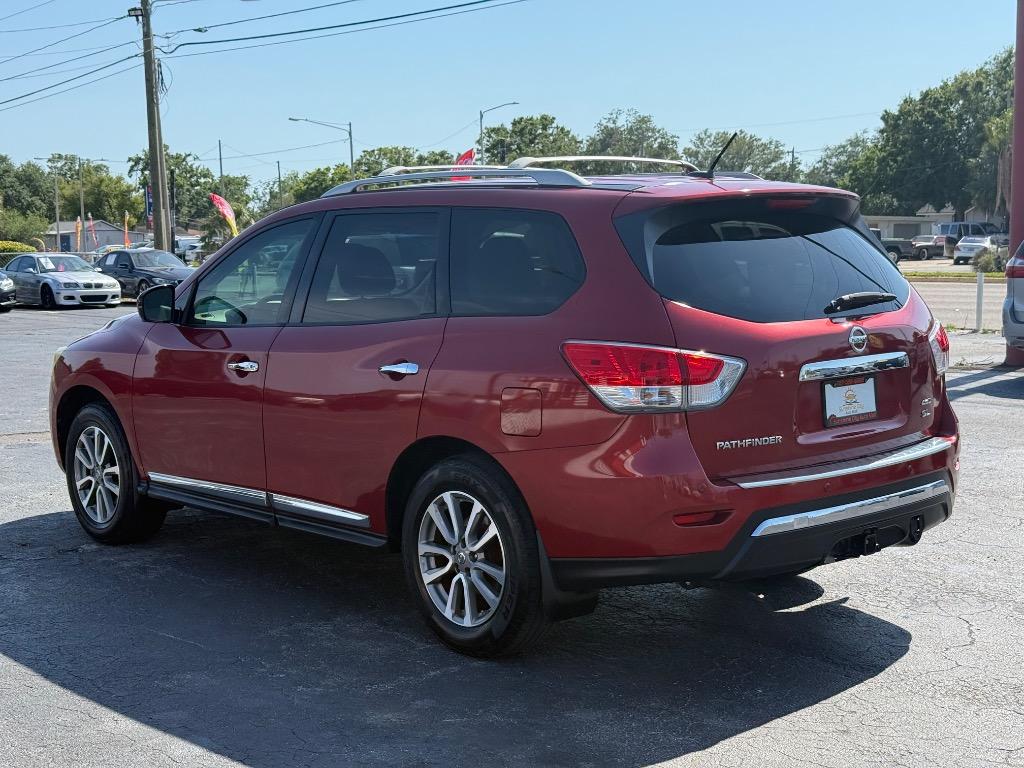 2016 Nissan Pathfinder SL photo