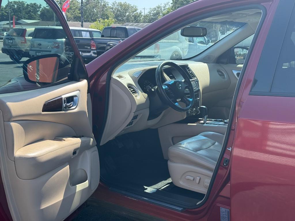 2016 Nissan Pathfinder SL photo