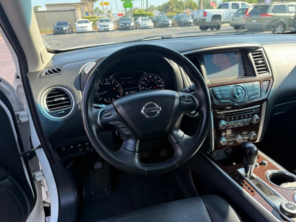 2013 Nissan Pathfinder S photo