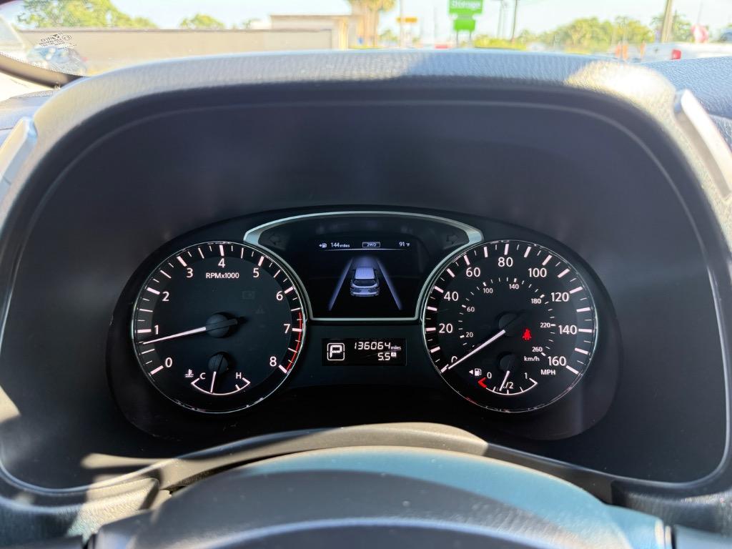 2013 Nissan Pathfinder S photo
