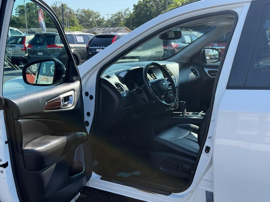 2013 Nissan Pathfinder S photo