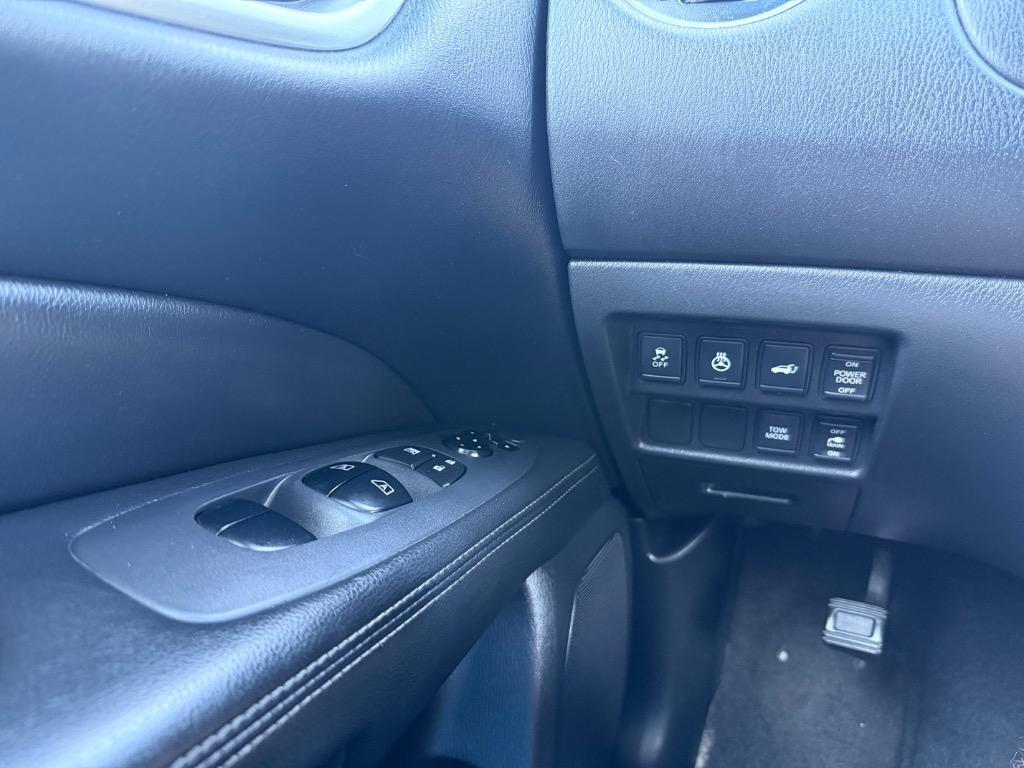 2013 Nissan Pathfinder S photo