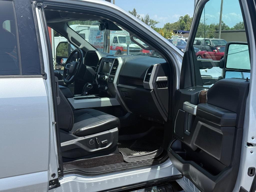 2017 Ford F150 Lariat photo