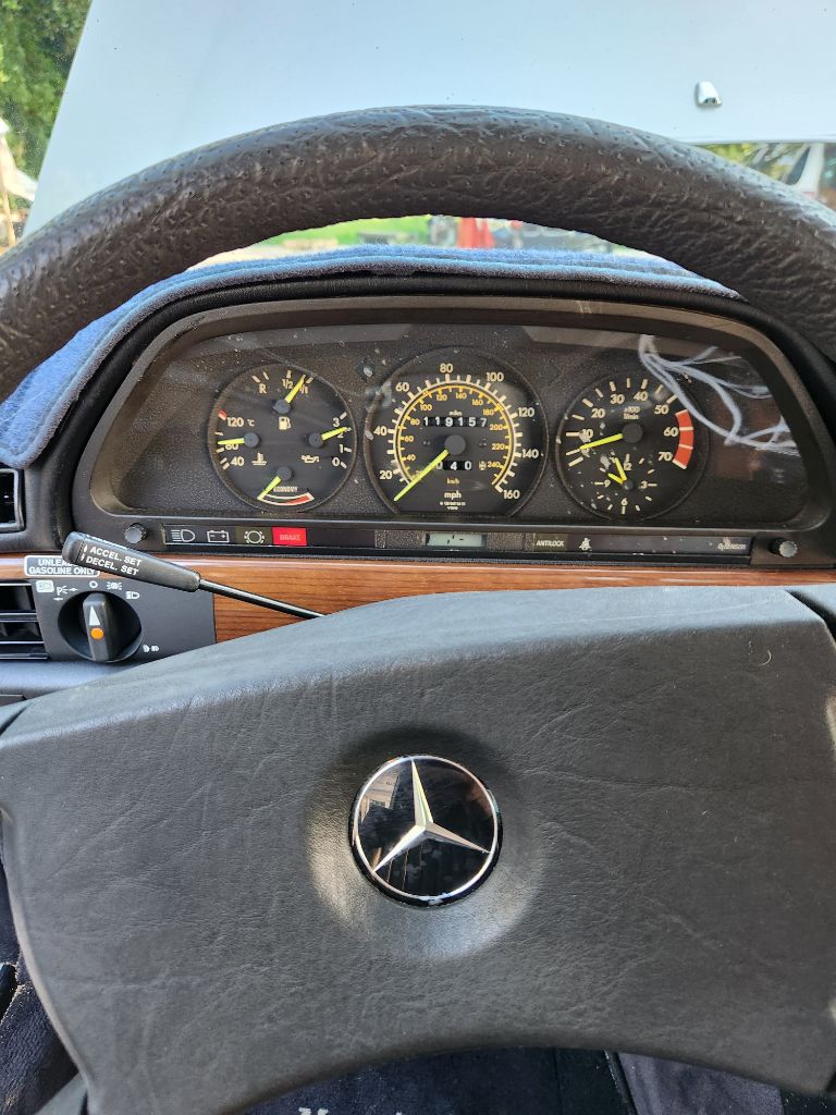 1985 MERCEDES-BEN 380 SERIES           - $10,000