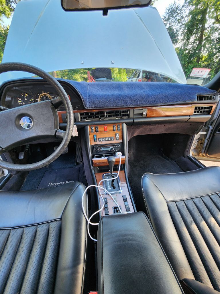 1985 MERCEDES-BEN 380 SERIES           - $10,000