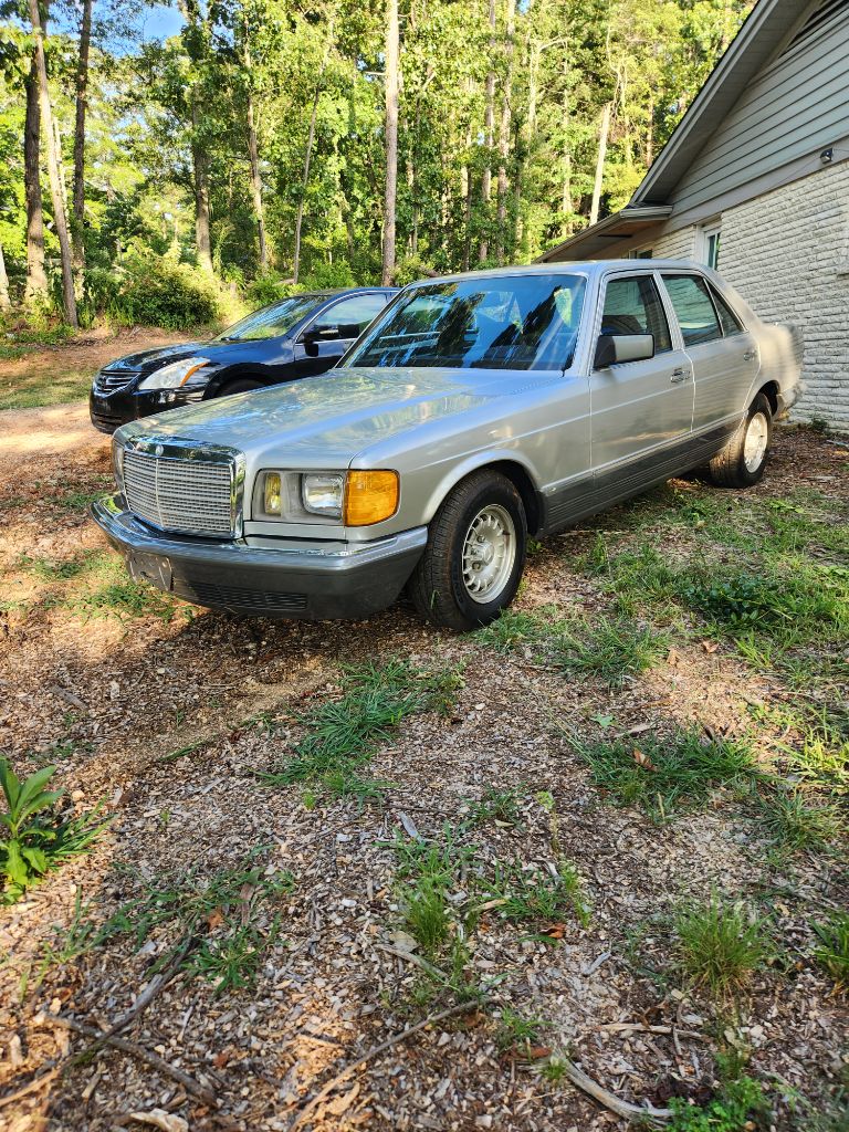 1985 MERCEDES-BEN 380 SERIES           - $10,000