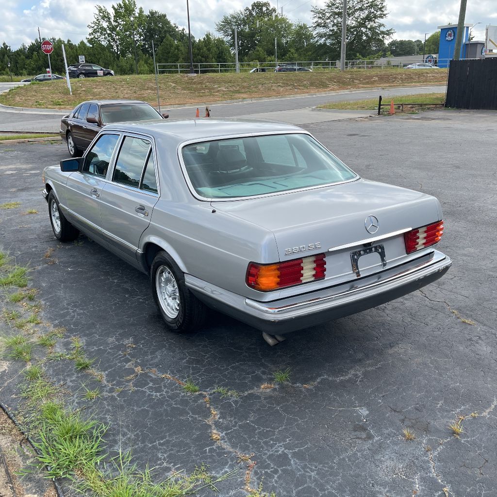1985 MERCEDES-BEN 380 SERIES           - $10,000