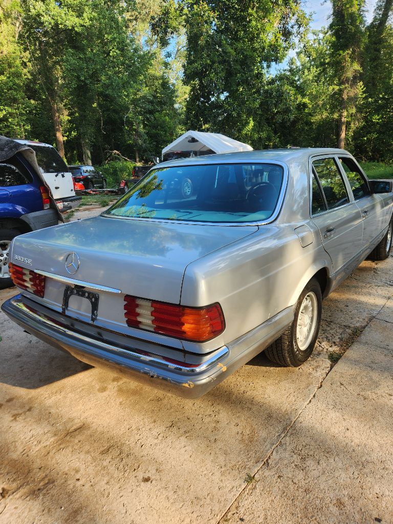 1985 MERCEDES-BEN 380 SERIES           - $10,000
