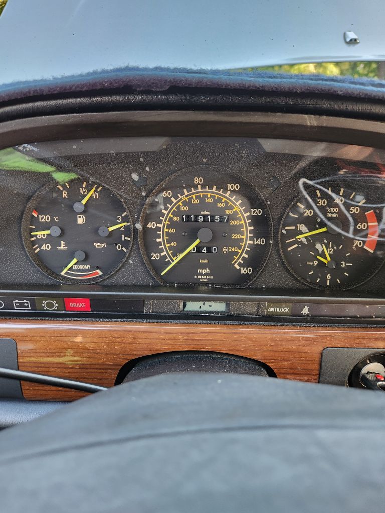 1985 MERCEDES-BEN 380 SERIES           - $10,000