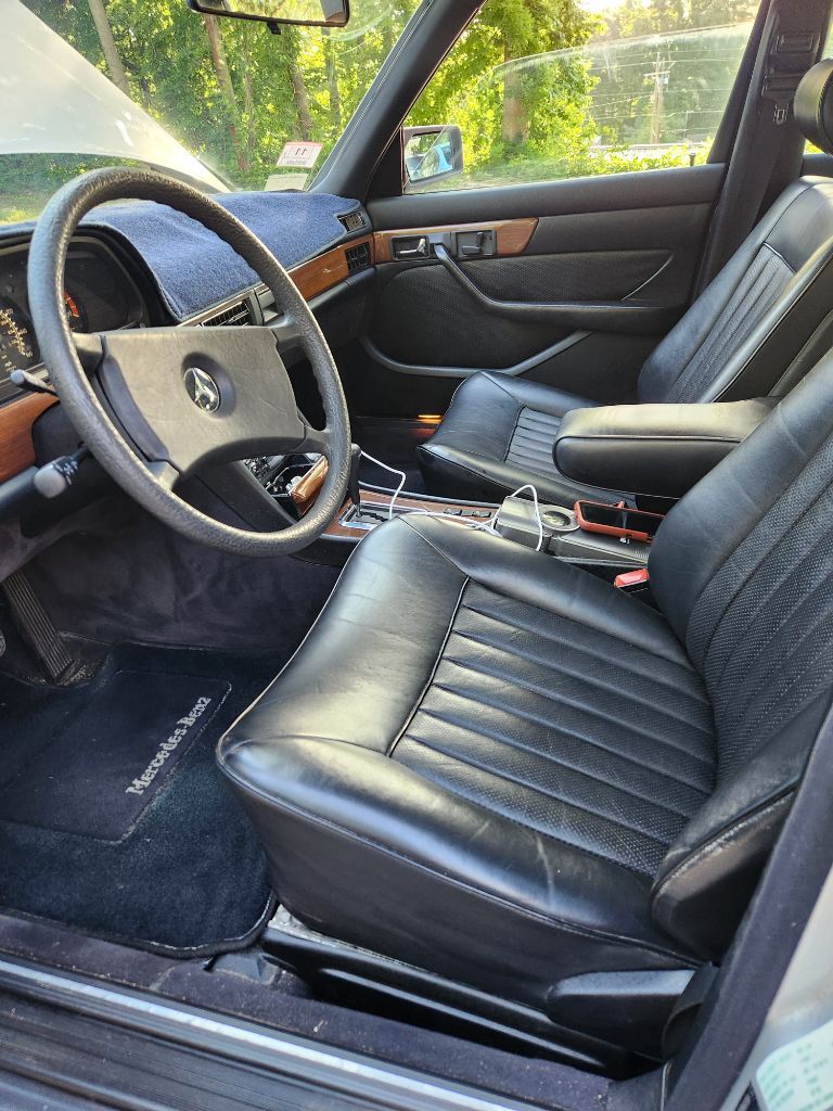 1985 MERCEDES-BEN 380 SERIES           - $10,000