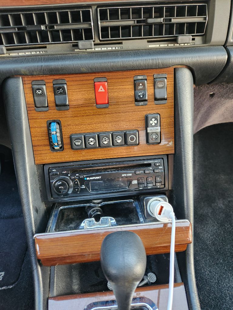 1985 MERCEDES-BEN 380 SERIES           - $10,000