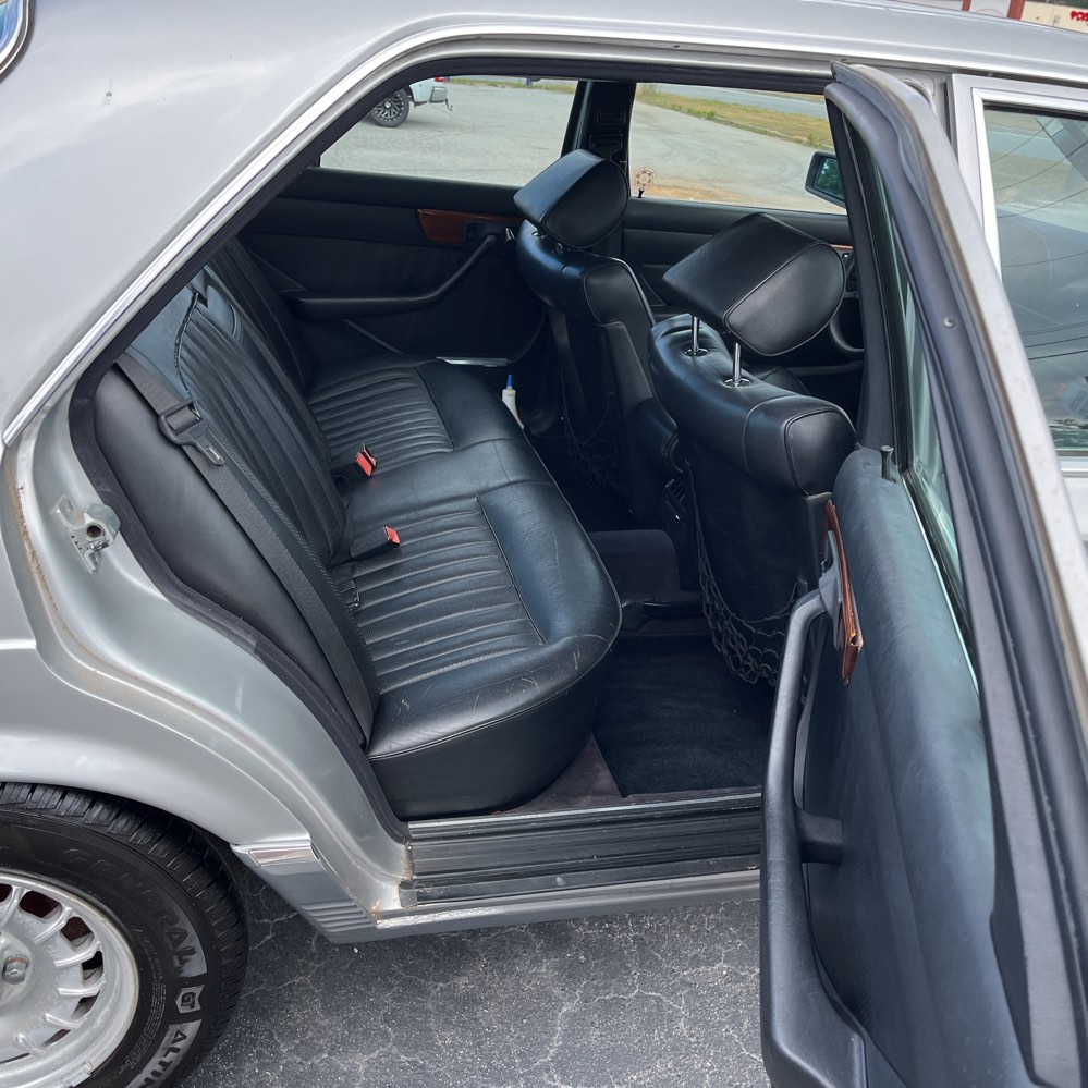 1985 MERCEDES-BEN 380 SERIES           - $10,000