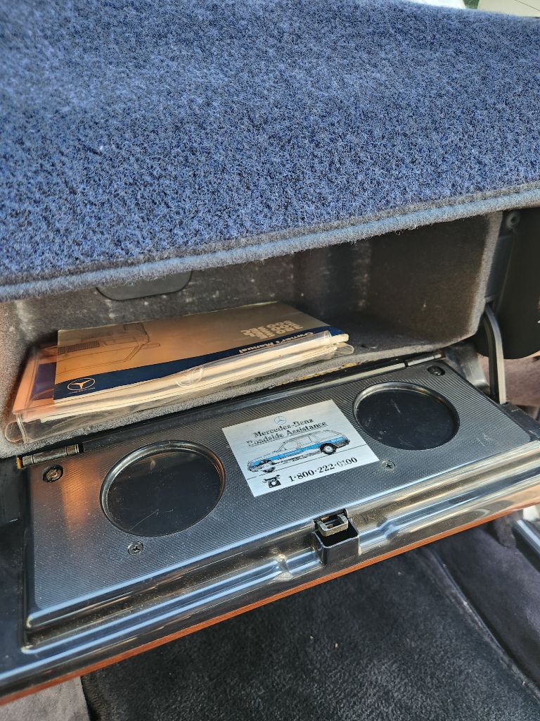 1985 MERCEDES-BEN 380 SERIES           - $10,000