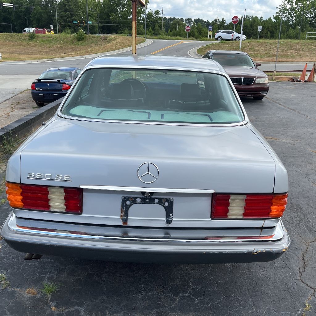 1985 MERCEDES-BEN 380 SERIES           - $10,000