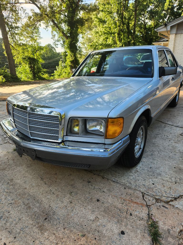 1985 MERCEDES-BEN 380 SERIES           - $10,000