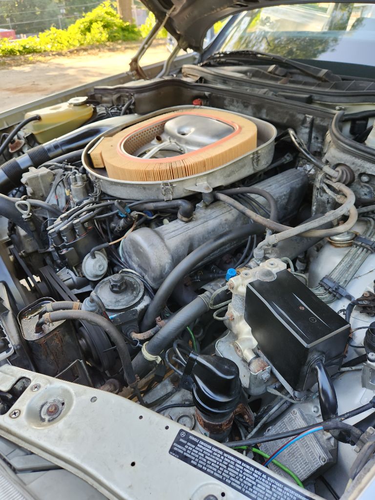 1985 MERCEDES-BEN 380 SERIES           - $10,000