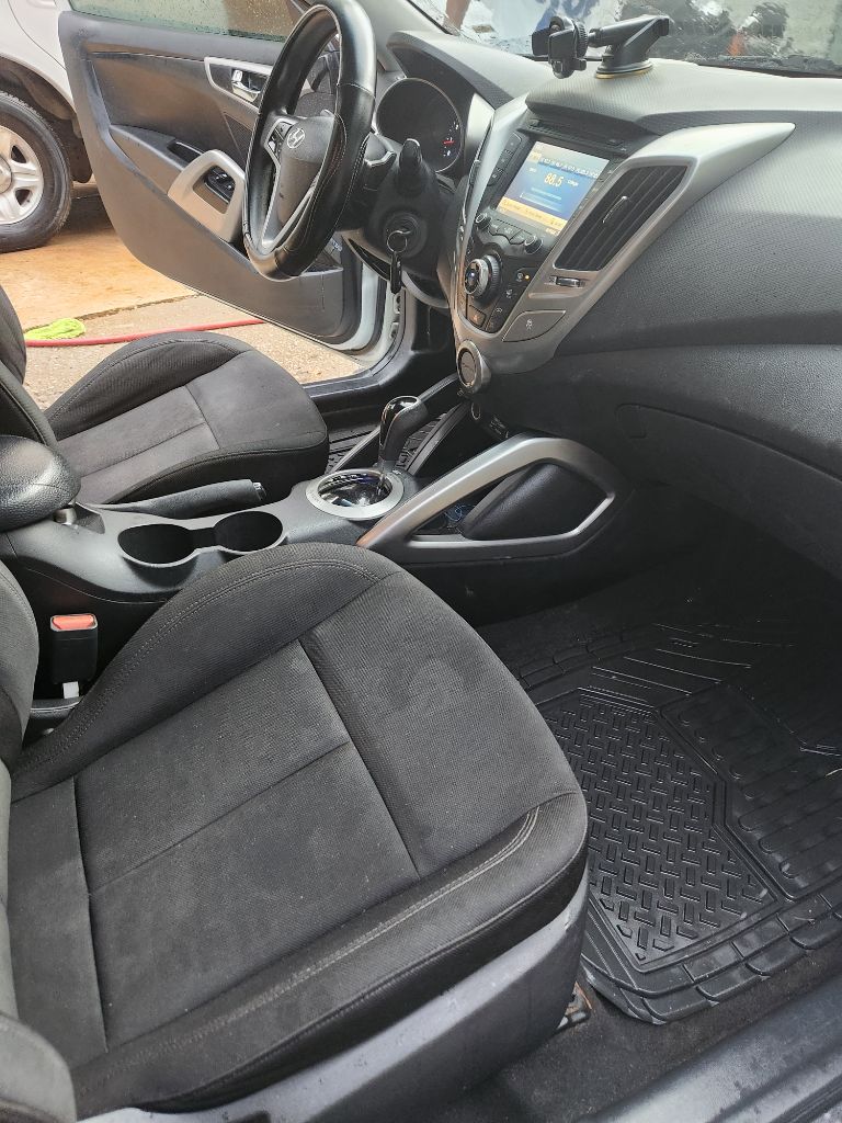 2014 Hyundai Veloster - $2,500