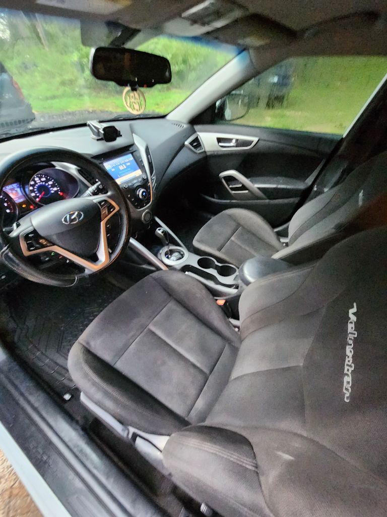 2014 Hyundai Veloster - $2,500