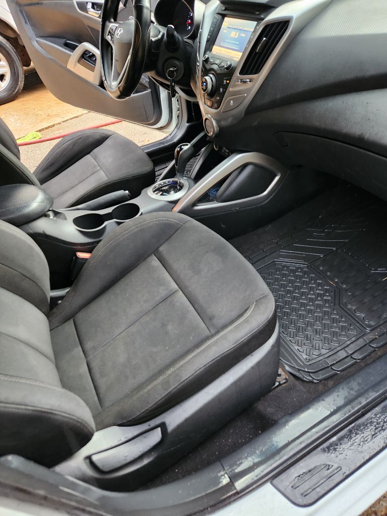 2014 Hyundai Veloster - $2,500