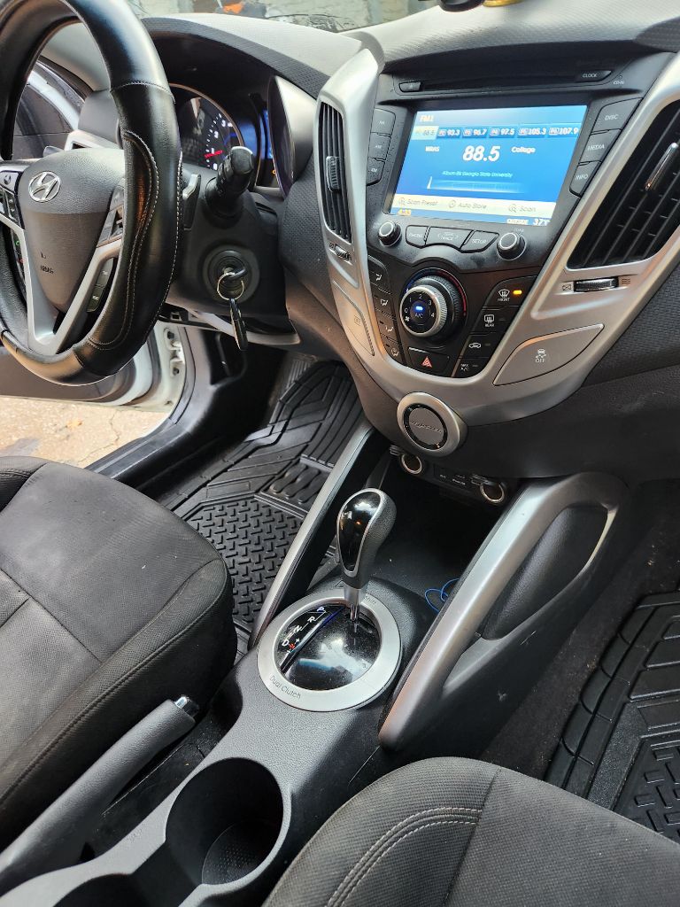 2014 Hyundai Veloster - $2,500