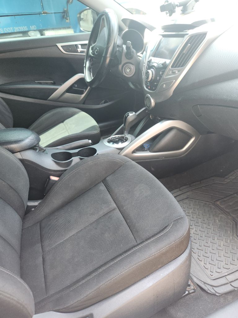 2014 Hyundai Veloster - $2,500