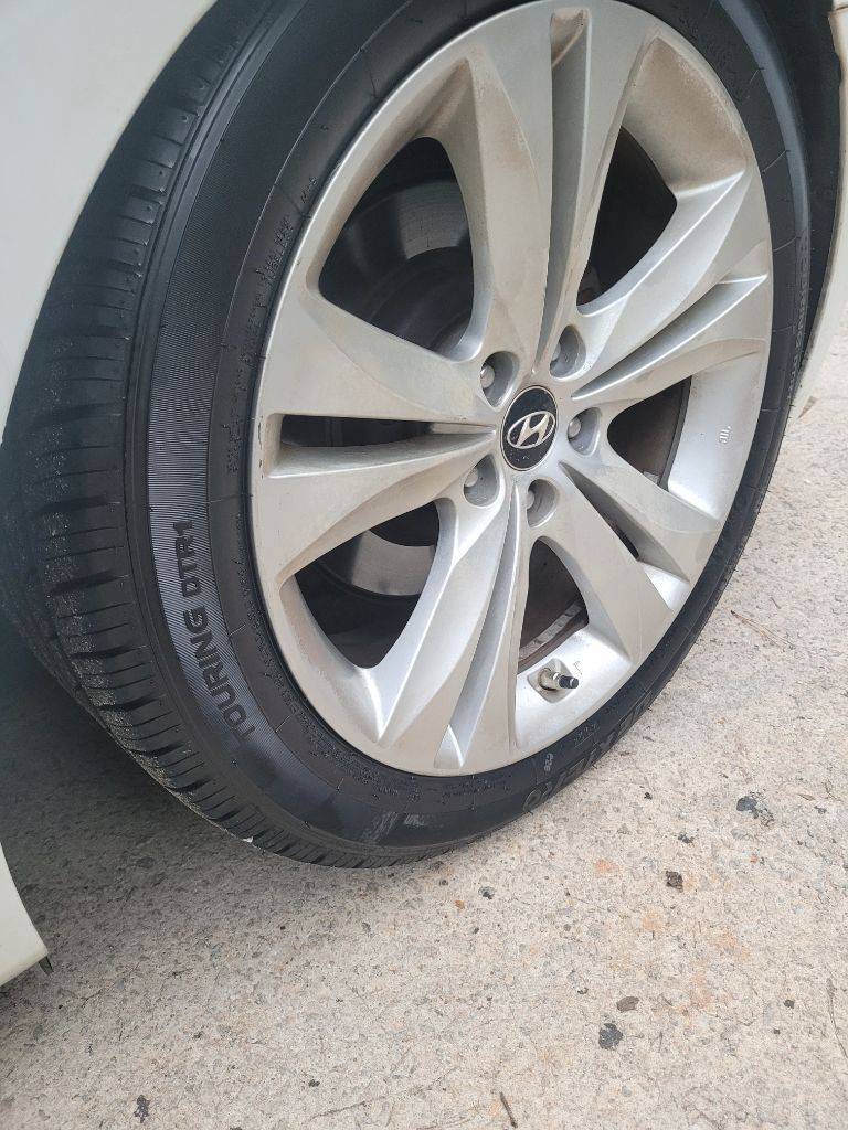 2012 Hyundai Genesis - $5,000