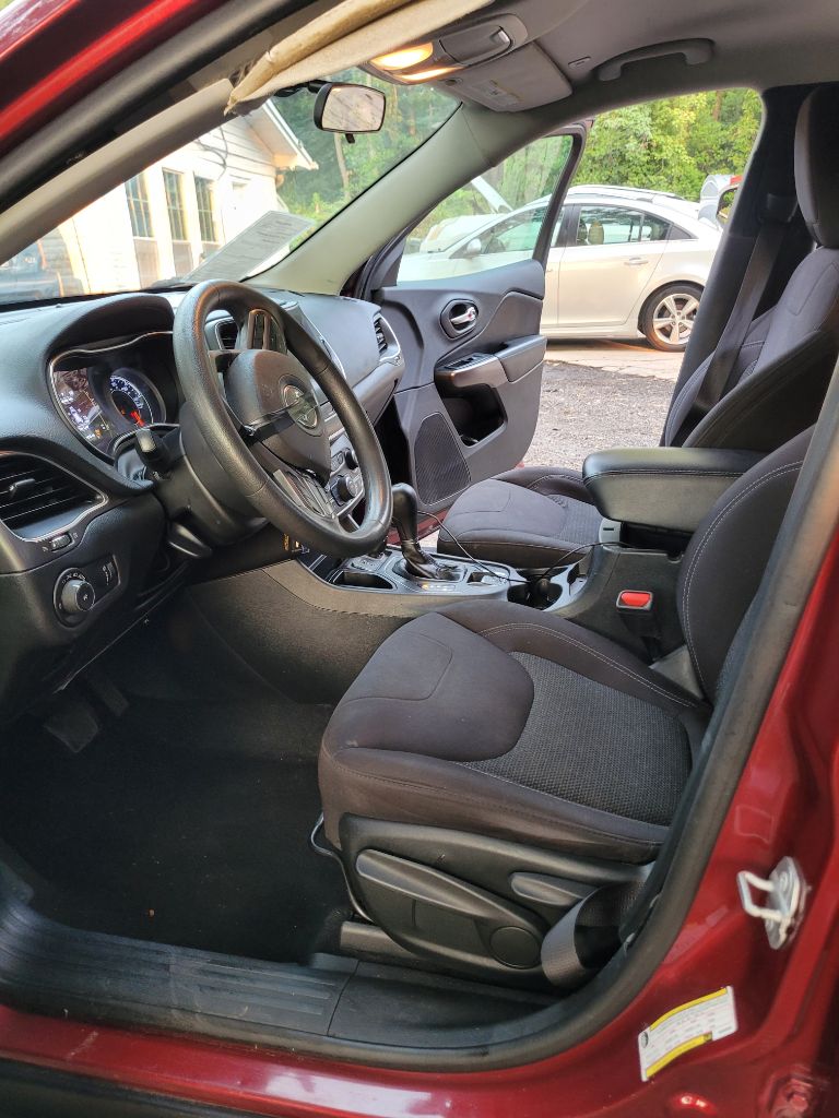2019 Jeep Cherokee - $10,000