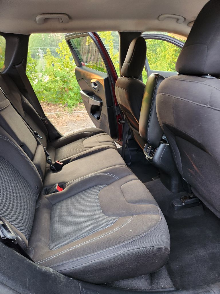 2019 Jeep Cherokee - $10,000